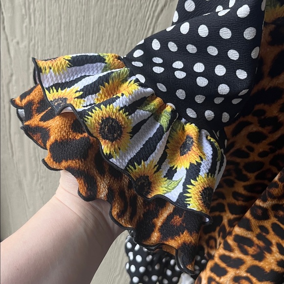 Beautiful Custom Made Top - Picture 2 of 4